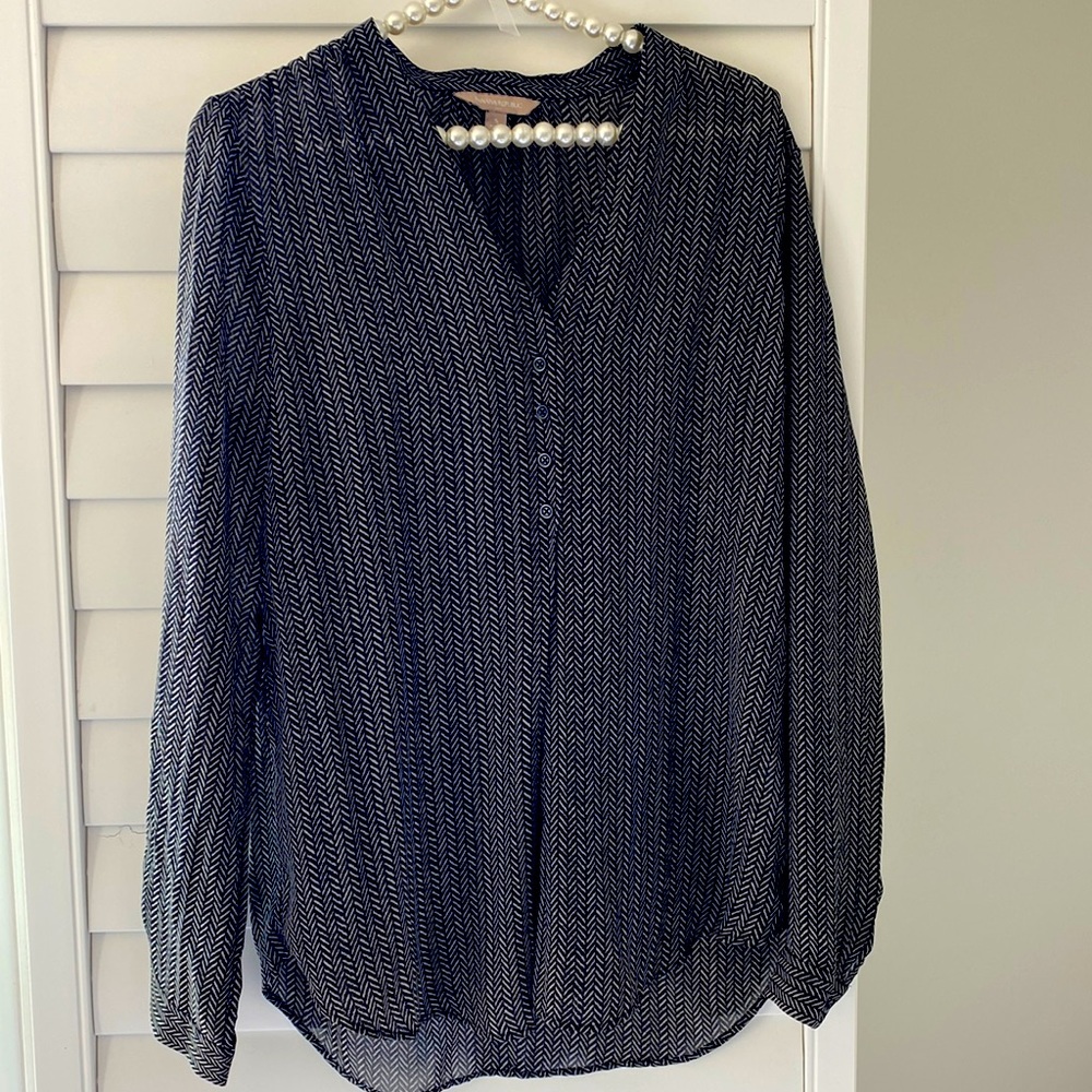 Sheer business top mini chevron print
